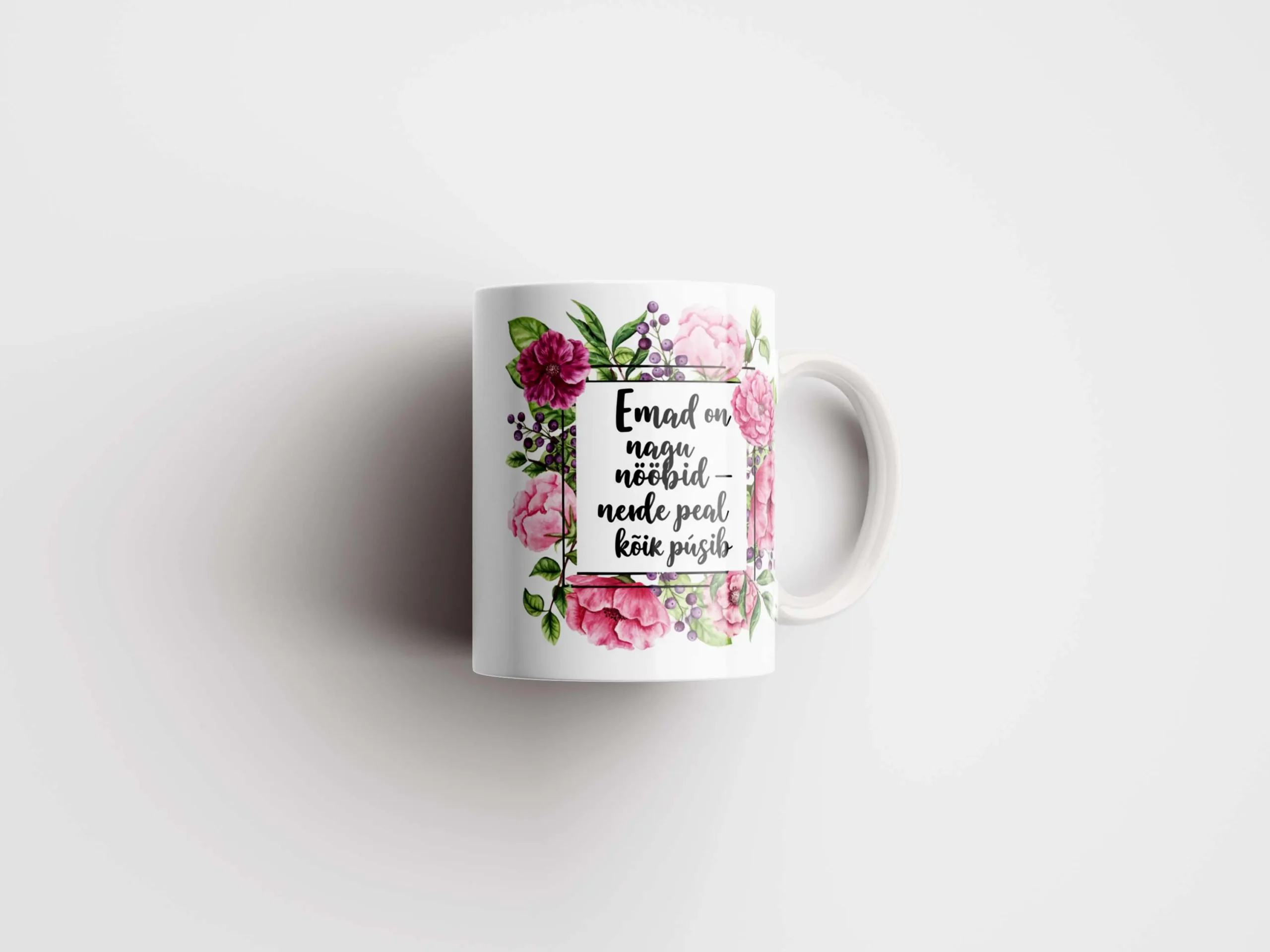 Tass emale kirjaga Emad on nagu nööbid